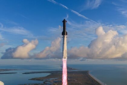 SpaceX's Starship goes orbital, deploying first next-gen Starlinks
