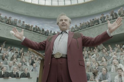 ‘Digger’ Review: As a Texas Oil Tycoon, Tom Cruise Goes Over the Top in Alejandro G. Iñárritu’s Bombastically Self-Important Satire