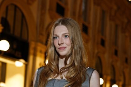 In a Crop Top and Beaded Skirt, Hunter Schafer Brought ’90s Cool Girl Vibes to Vogue World 2026: Milano