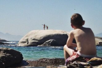 ‘The Smell of Apples’ Review: A Sun-Soaked but Chilling Child’s-Eye View of Apartheid-Era Privilege and Denial