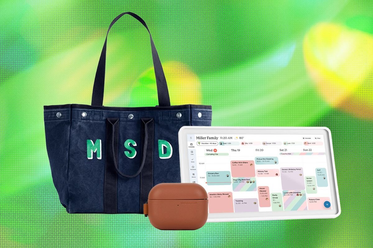 Best Gifts for Mom (2026): E-Readers, Digital Wall Calendar, Smart Bird Feeders