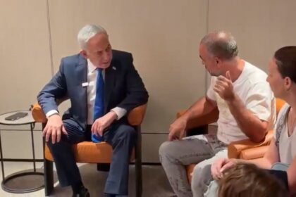 Netanyahu meets Flydubai passenger who subdued pilot in stabbing attack