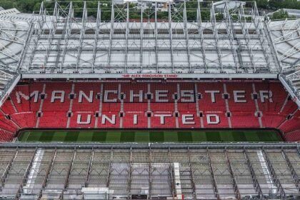 Man Utd borrow another £90m as debt tops £1.1bn