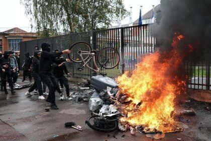 More than 400 detained as France student protests escalate