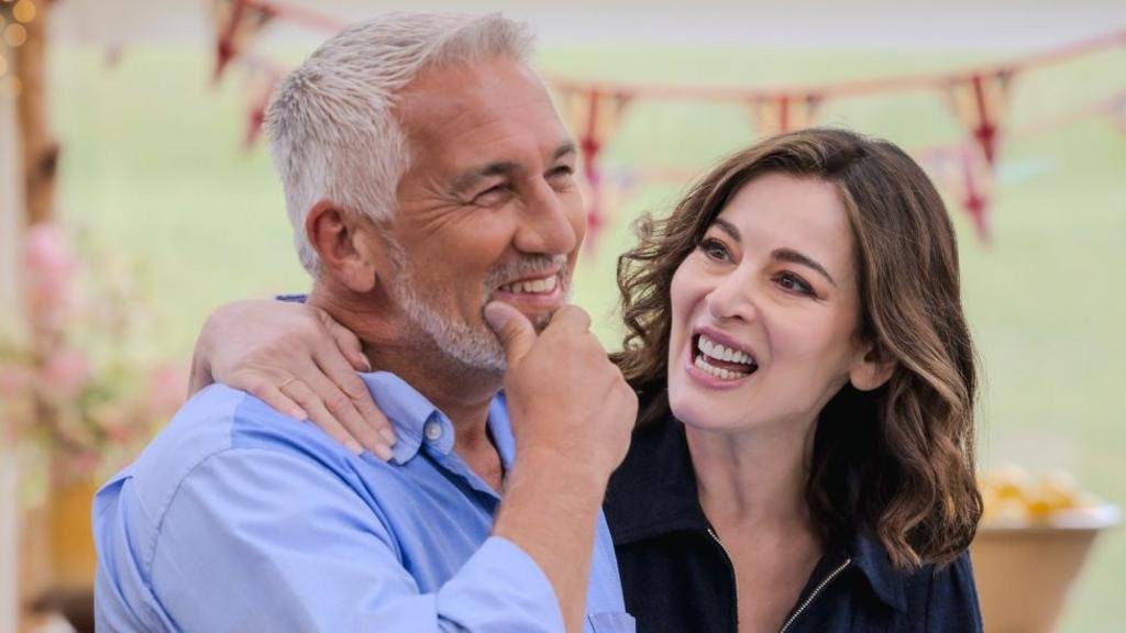 Nigella Lawson is 'icing on the cake', TV critics say as she enters Bake Off tent