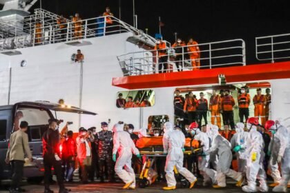 Indonesia ferry search: Divers retrieve three bodies, 126 people missing