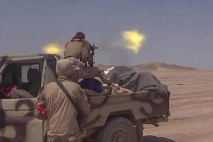 Yemeni government in military and diplomatic push to reverse Houthi gains