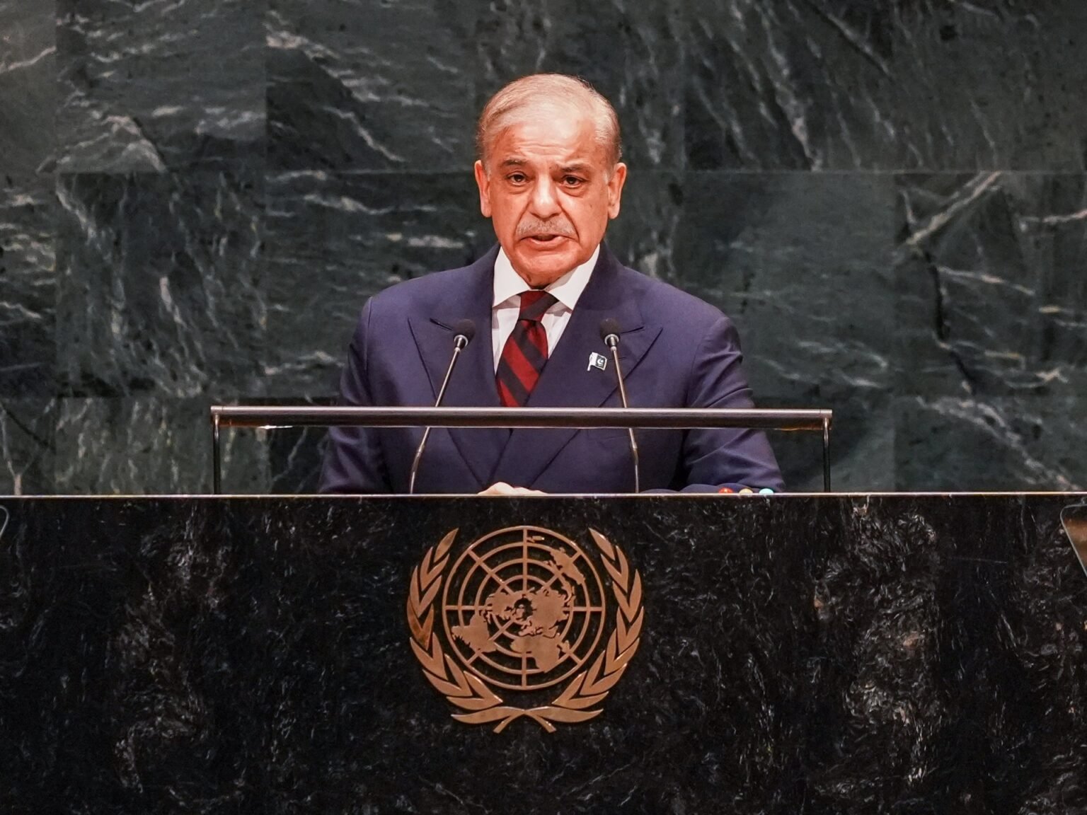 Houthi attack on Mecca, Medina would cross ‘red line’, Pakistan PM tells UN
