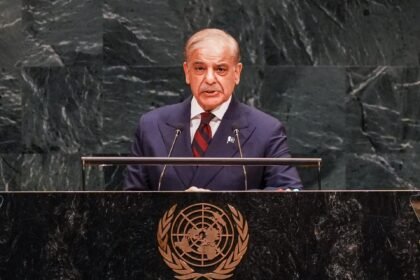 Houthi attack on Mecca, Medina would cross ‘red line’, Pakistan PM tells UN