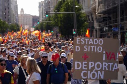 Tens of thousands attend right-wing protest over Ceuta migrant crisis