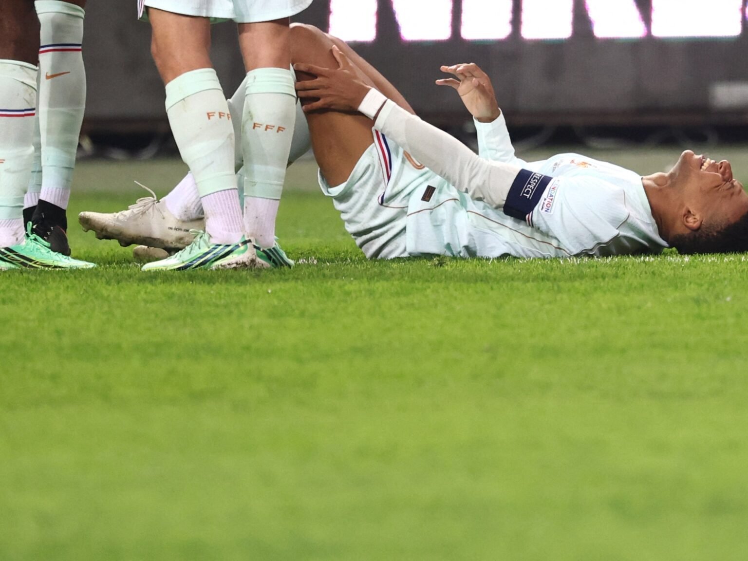 Kylian Mbappe’s knee injury to keep him out for two weeks