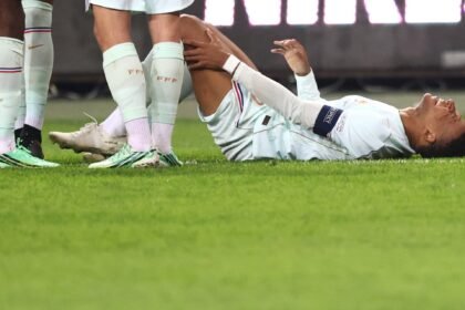 Kylian Mbappe’s knee injury to keep him out for two weeks