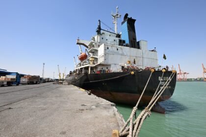 Iraq looks for oil export alternatives to the troubled Strait of Hormuz