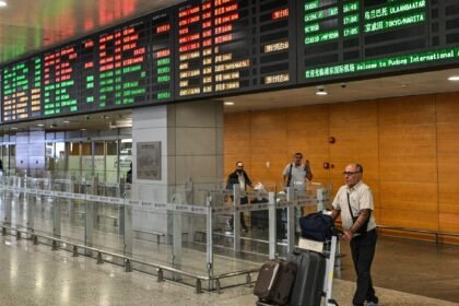 Flights between Iraq’s Najaf and Iran resumed as Tehran protests US curbs