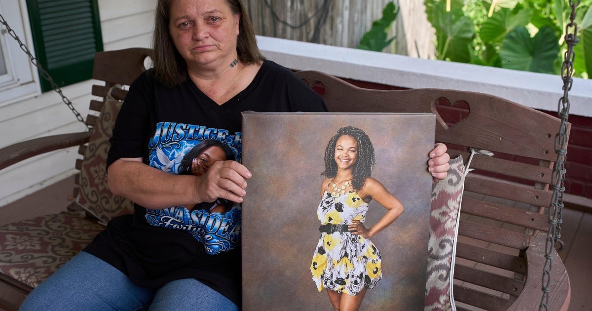 Police make 2nd arrest in death of woman found hanging from tree