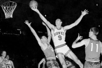 Bob Pettit, NBA Hall of Famer and its first MVP, dies at 93