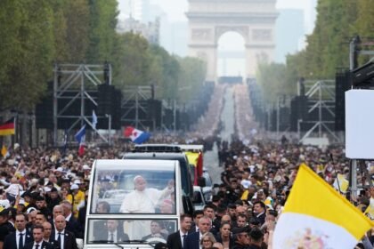 Pope Leo attracts 700,000 worshipers to Paris Mass in historic France visit