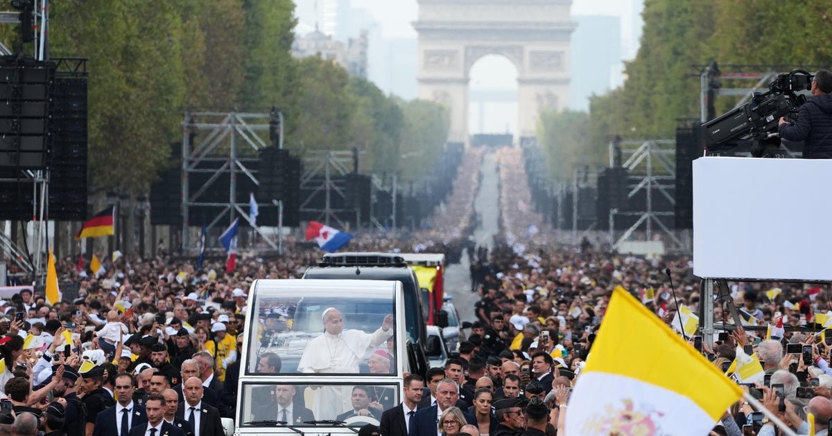 Pope Leo attracts 700,000 worshipers to Paris Mass in historic France visit