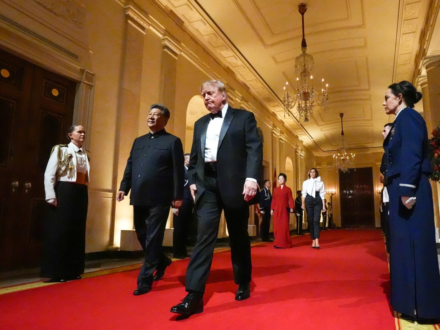 Trump praises US-China friendship at state dinner with Xi Jinping