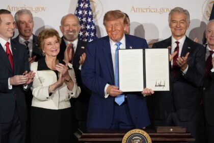 Trump unveils new site to simplify access to government services