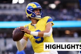 Stafford throws four touchdown passes in Rams win