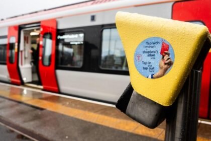 Train passengers could be overcharged by new pay-as-you-go scheme, council warns