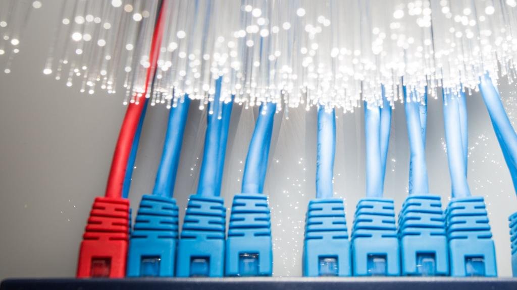 Will a switch to light speed cut power use at data centres?