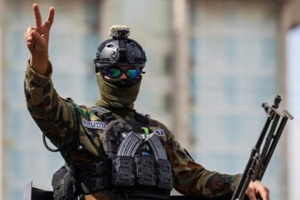 Last UK and US troops leave Iraq as anti-Islamic State mission ends