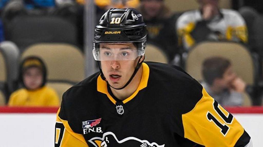 NHL's Kuzmenko returns to Russia after father killed by bear