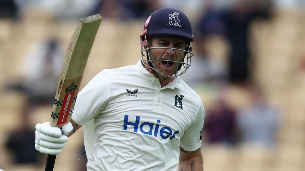 Hain ton edges Bears nearer to Championship title