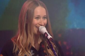 Saturday Sessions: Karina Rykman performs "Easy, Rider"