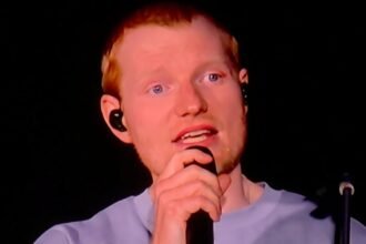 Ed Sheeran resumes tour with no openers: "I'm so, so sorry"