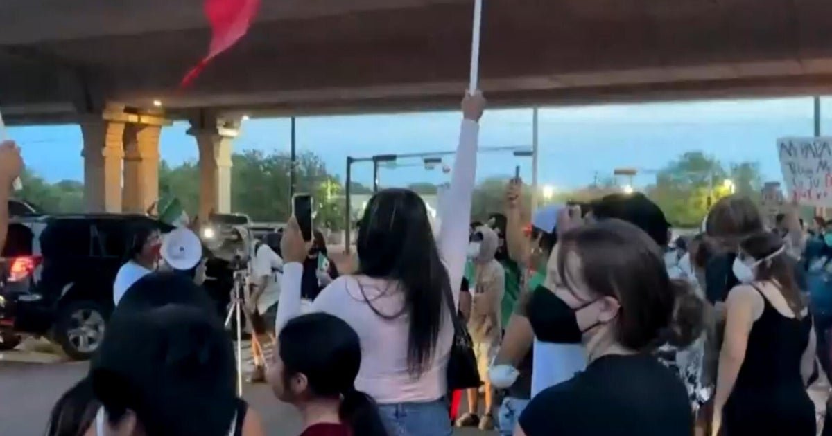 Eye Opener: Protests erupt in Austin after ICE shooting