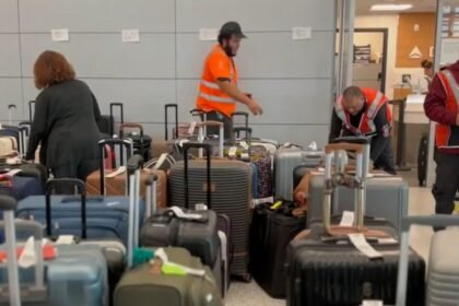 Eye Opener: Thousands of flights canceled or delayed after Northeast computer issues