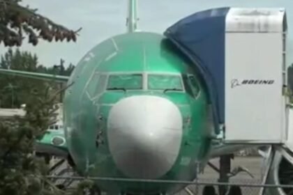 FAA delays Boeing 737 MAX 10 approval due to software glitch