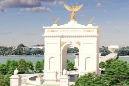 Trump says proposed arch will also be a "top grade Military Complex"