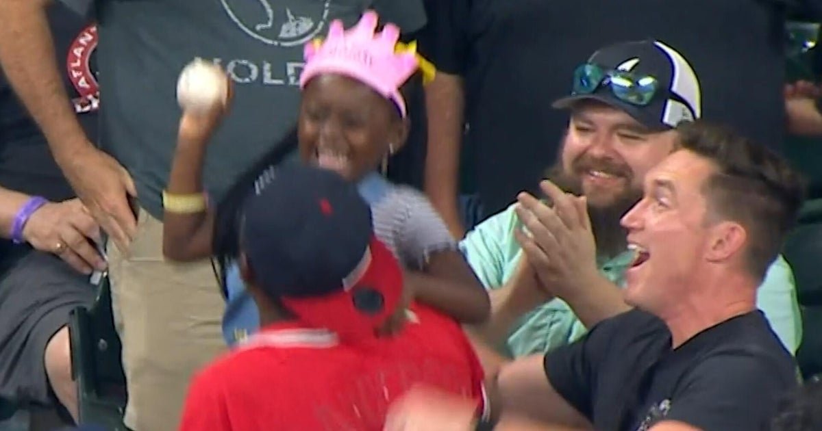 Girl celebrating 6th birthday catches Eugenio Suarez's 350th home run ball, throws it back