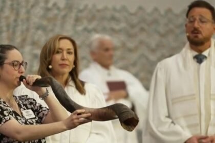 Michigan synagogue reopens 6 months after terror attack