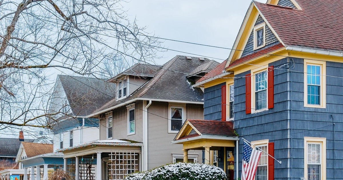 Mortgage rates surpass 7% for first time in 2 years amid inflation, Iran war