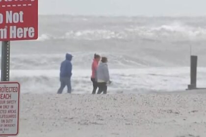 Nor'easter threatens East Coast with wind and rain