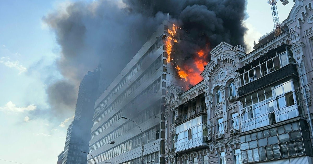 Russia blasts Ukraine with rare daytime drone strike