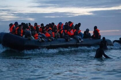 UK-France 'one in, one out' migrant scheme scrapped