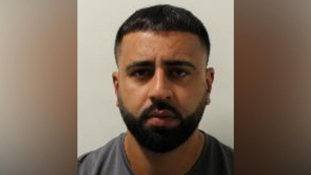 Sex offender bailed to flat near playground