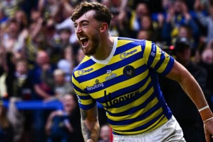 Ashton bags hat-trick as Wire end Hull KR's reign