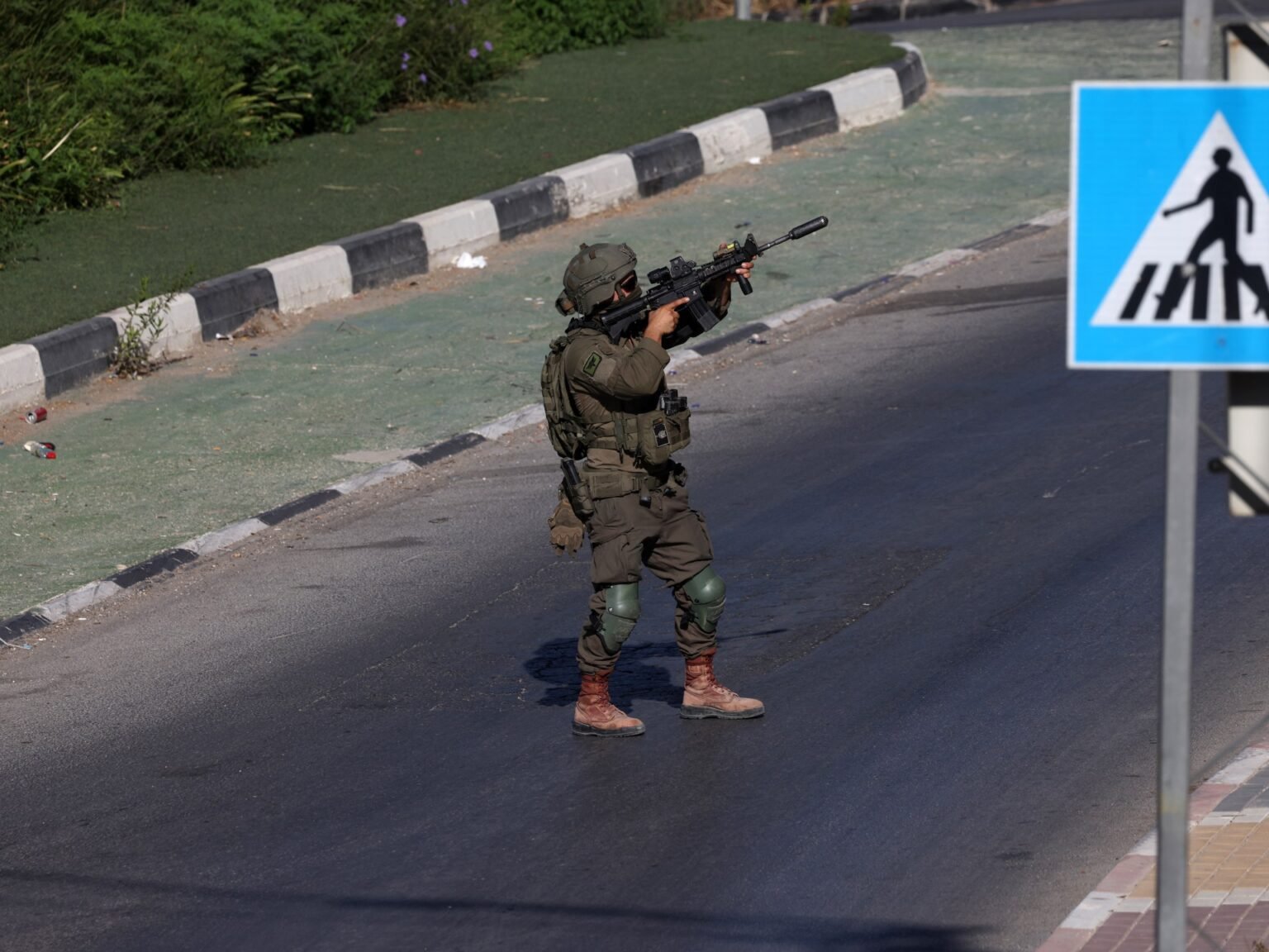 What’s behind reports that the Israeli army is low on troops, equipment?