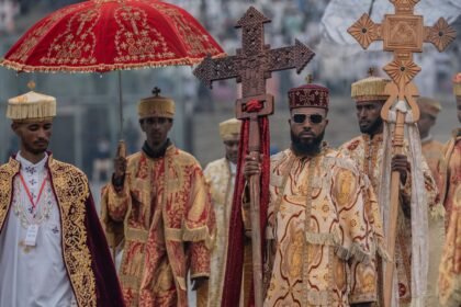 Ethiopians celebrate Meskel and call for peace amid fighting