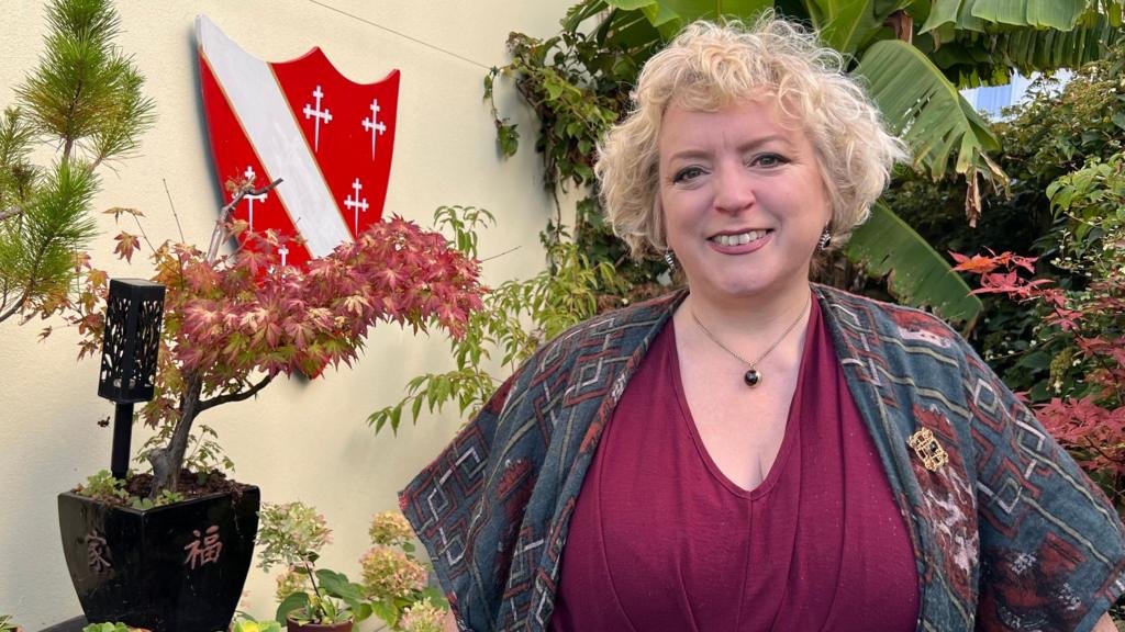 'They disgust me': The fight for smaller breasts