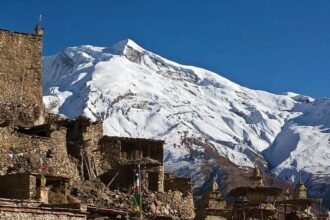 Ten climbers missing after avalanche hits Himalayan base camp