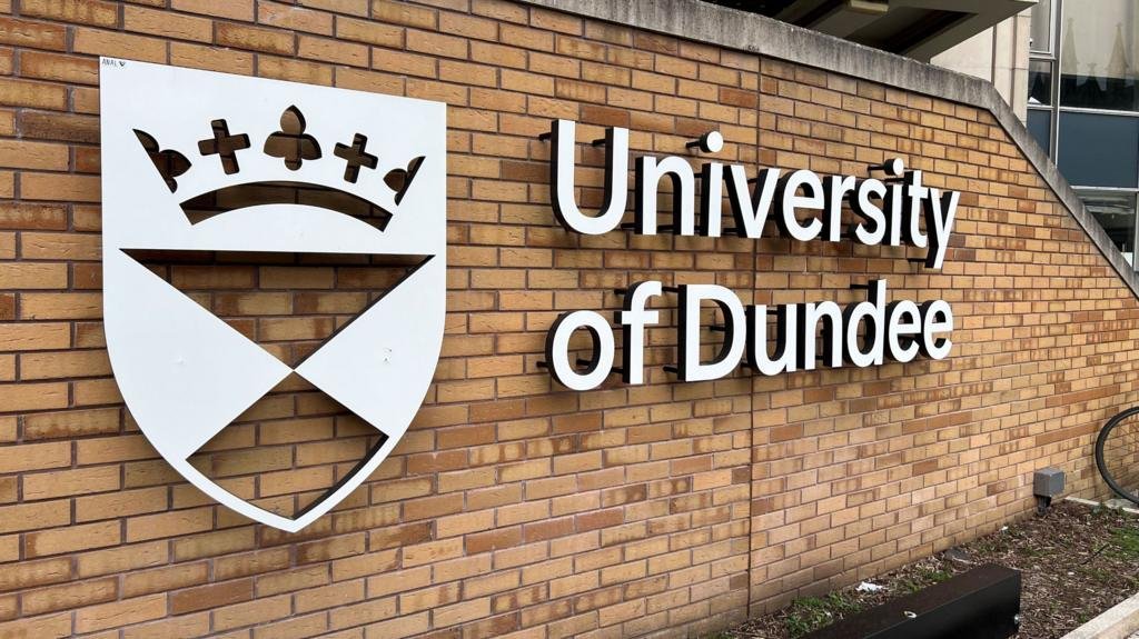 University staff begin five-week strike on day one of new term