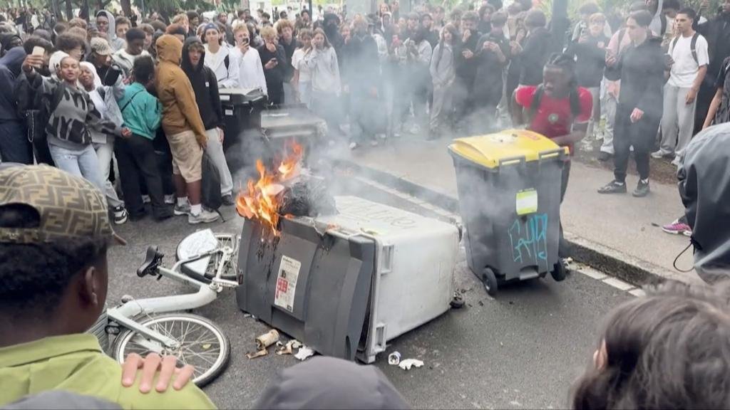 Fires and blockades as students stage school protests across France